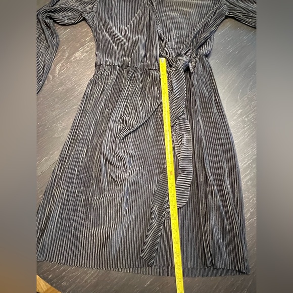 Joe Fresh Black Wrap Dress - Picture 8 of 10